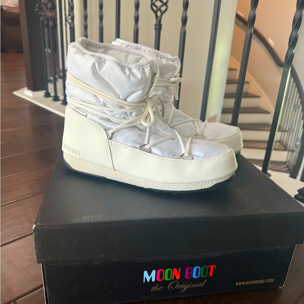 Moon boot!!